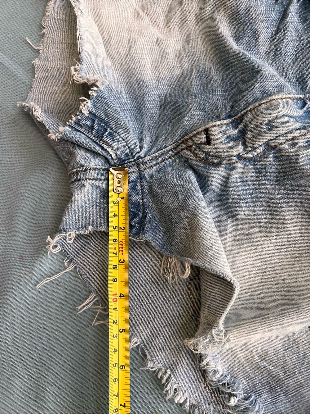X-Ray Women Blue Denim Shorts Sz 34 Distressed Booty Embroidered Back Pocket Vtg - Picture 5 of 8